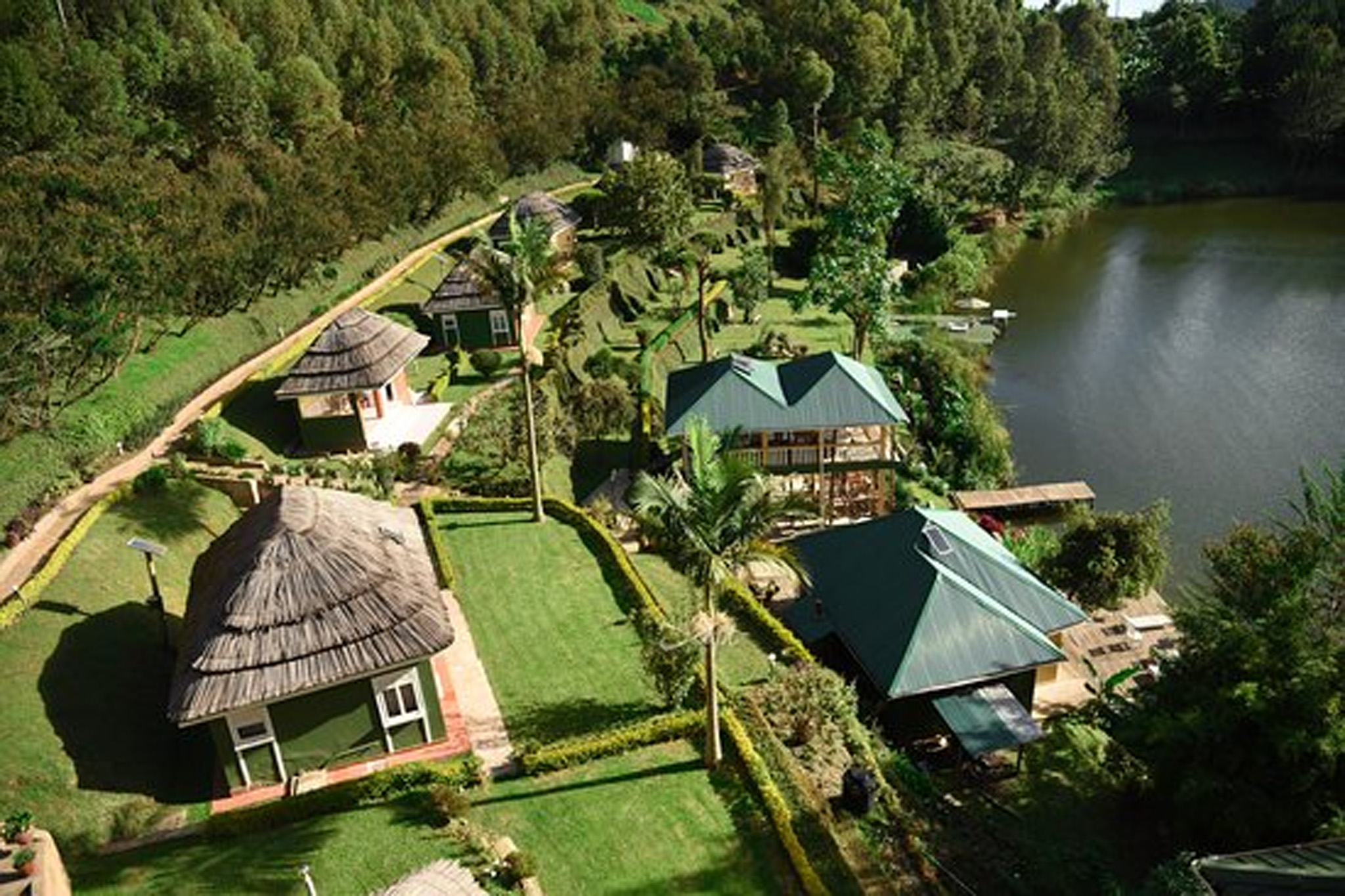 Bunyonyi Safaris Resort