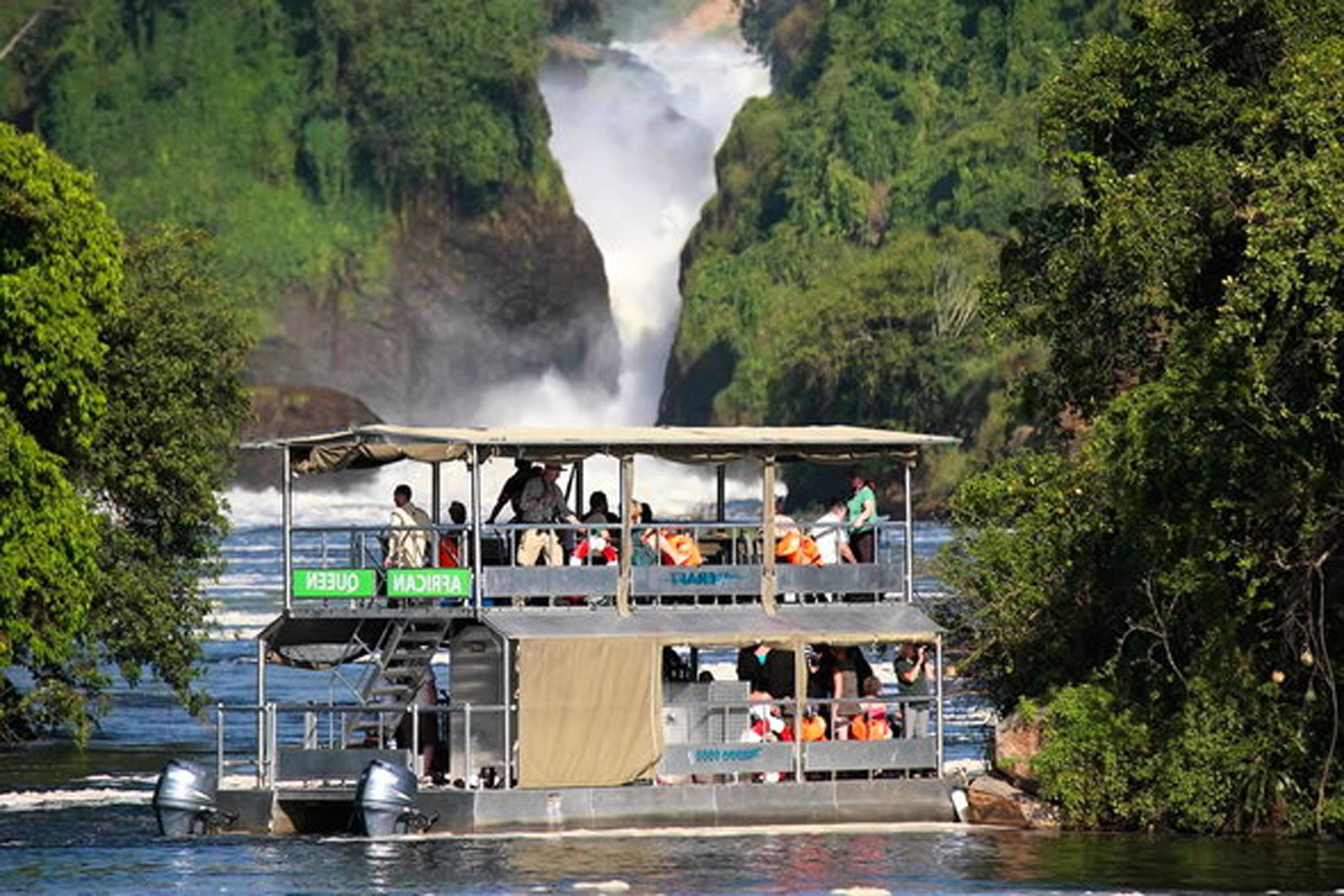 Boat cruise in Murchison Falls