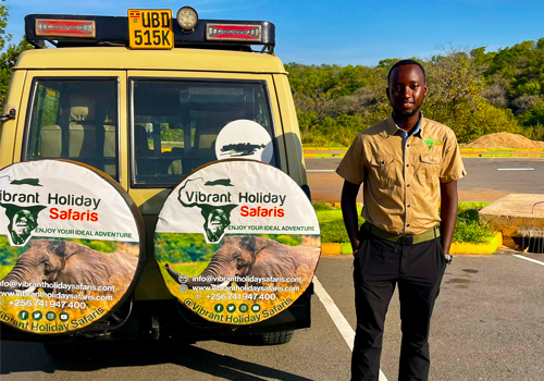 andrew-murari-head-guide-vibrant-holiday-safaris