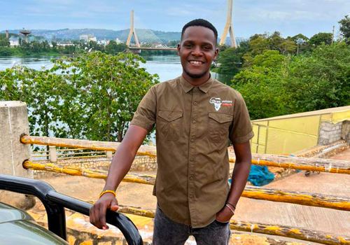 peter-ssemwanga-safari-guide-vibrant-holiday-safaris